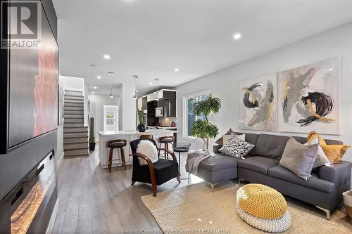 1206 Monmouth, Windsor, ON - Indoor Photo Showing Living Room