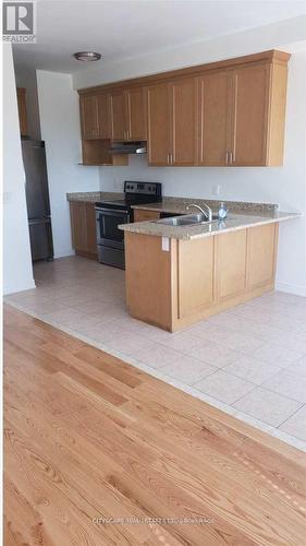 56 Narbonne Crescent, Hamilton, ON - Indoor Photo Showing Kitchen