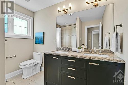 2nd Floor - (5pc) Main Bathroom - 1326 Kingston Avenue, Ottawa, ON - Indoor Photo Showing Bathroom