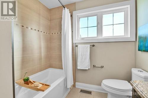 2nd Floor - (5pc) Main Bathroom - 1326 Kingston Avenue, Ottawa, ON - Indoor Photo Showing Bathroom