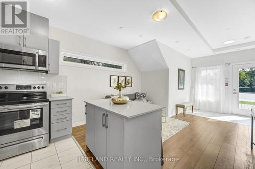 107 - 400 The East Mall Avenue, Toronto, ON - Indoor Photo Showing Kitchen