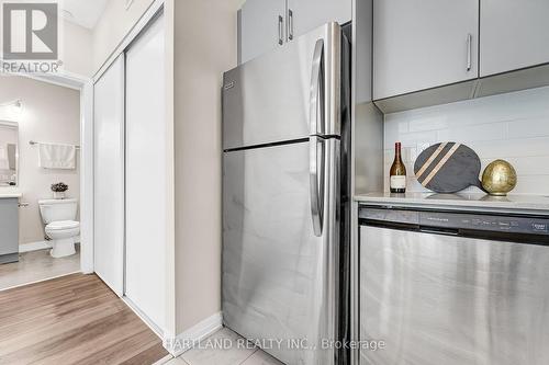 107 - 400 The East Mall Avenue, Toronto, ON - Indoor Photo Showing Kitchen