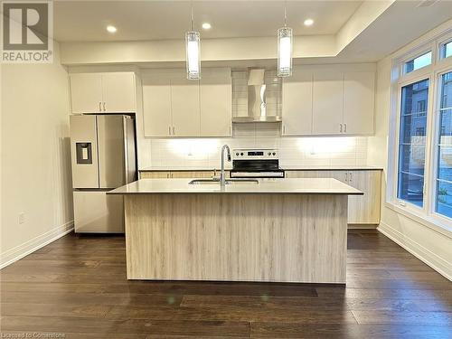 258 Hespeler Rd Road Unit# 36, Cambridge, ON - Indoor Photo Showing Kitchen With Upgraded Kitchen