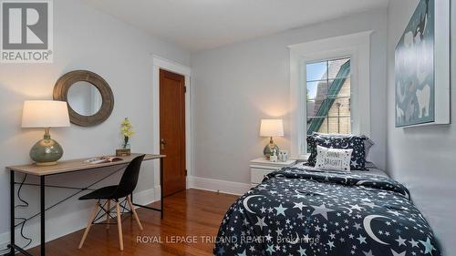 275 Ridout Street S, London, ON - Indoor Photo Showing Bedroom