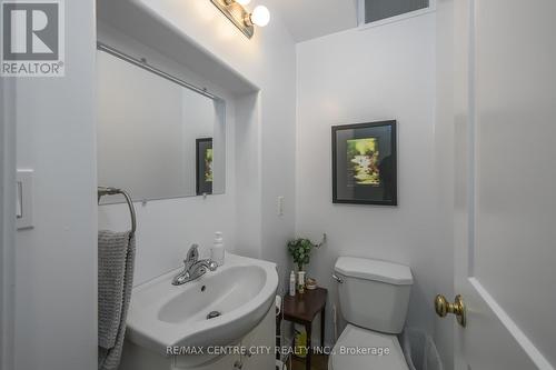 1305 Springbank Avenue, London, ON - Indoor Photo Showing Bathroom