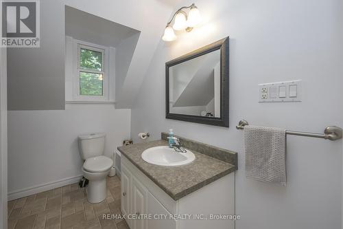 1305 Springbank Avenue, London, ON - Indoor Photo Showing Bathroom