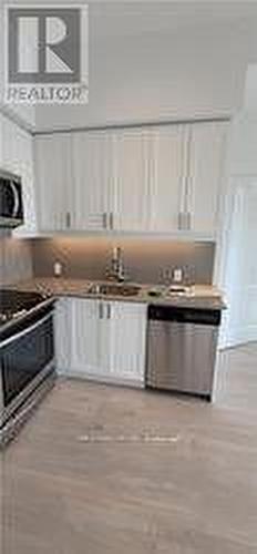 Lph 20 - 8 Nahani Way, Mississauga, ON - Indoor Photo Showing Kitchen