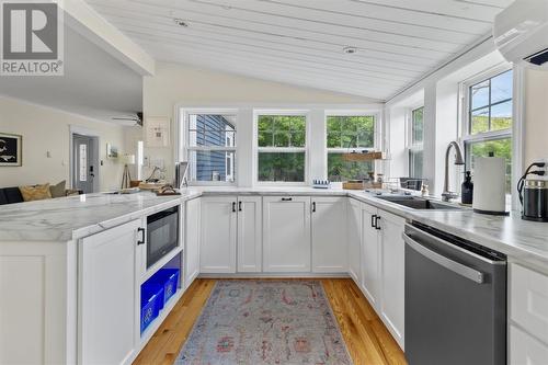 50 Quidi Vidi Village Road, St. John'S, NL - Indoor Photo Showing Kitchen With Upgraded Kitchen