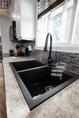 413 Danis Street, Cornwall, ON - Indoor Photo Showing Kitchen