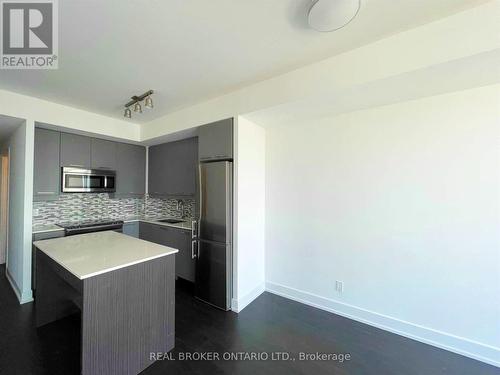 553 - 9471 Yonge Street, Richmond Hill, ON - Indoor Photo Showing Kitchen