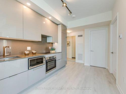 1407-28 Freeland St, Toronto, ON - Indoor Photo Showing Kitchen