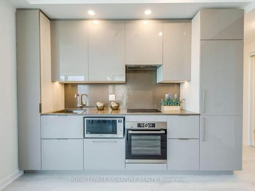 1407-28 Freeland St, Toronto, ON - Indoor Photo Showing Kitchen