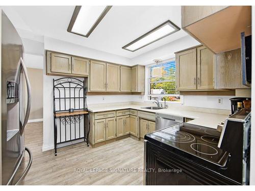 77 Mulberry Dr, Cambridge, ON - Indoor Photo Showing Kitchen