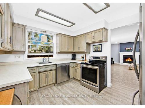 77 Mulberry Dr, Cambridge, ON - Indoor Photo Showing Kitchen