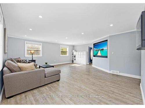 77 Mulberry Dr, Cambridge, ON - Indoor Photo Showing Living Room