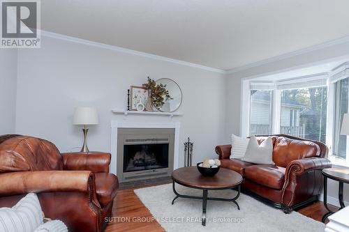 994 Quinton Place, London, ON - Indoor Photo Showing Living Room With Fireplace