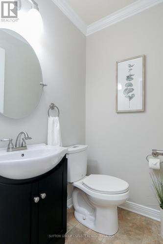 Main floor powder room - 994 Quinton Place, London, ON - Indoor Photo Showing Bathroom