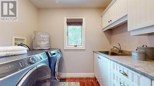 2909 Brigham Road, Middlesex Centre, ON - Indoor Photo Showing Laundry Room