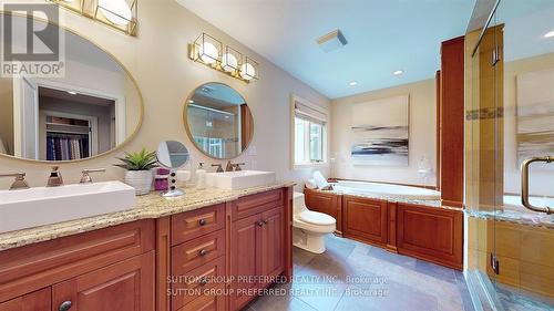 2909 Brigham Road, Middlesex Centre, ON - Indoor Photo Showing Bathroom