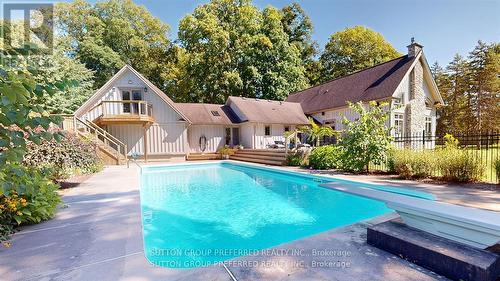 2909 Brigham Road, Middlesex Centre, ON - Outdoor With In Ground Pool