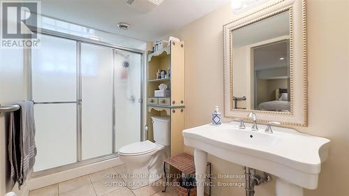 84 Grand Avenue, London, ON - Indoor Photo Showing Bathroom