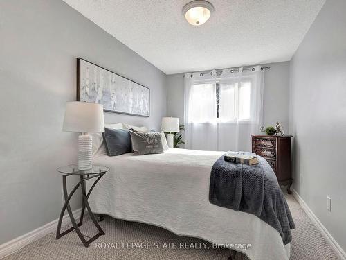 232-232 San Francisco Ave, Hamilton, ON - Indoor Photo Showing Bedroom