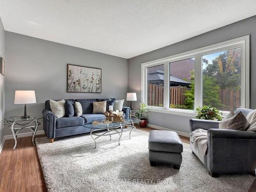 232-232 San Francisco Ave, Hamilton, ON - Indoor Photo Showing Living Room