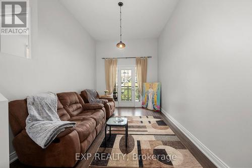 57 Courting House Place, Georgina, ON - Indoor Photo Showing Living Room