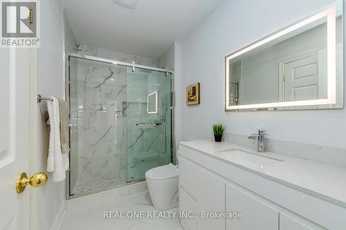 1033 Kestell Boulevard, Oakville, ON - Indoor Photo Showing Bathroom