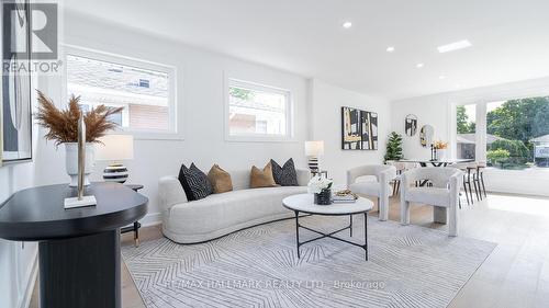 118 Clifton Avenue, Toronto, ON - Indoor Photo Showing Living Room