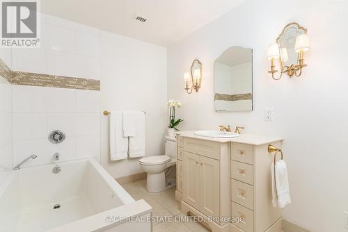 108 - 7 Thornwood Road, Toronto, ON - Indoor Photo Showing Bathroom