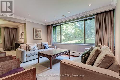 108 - 7 Thornwood Road, Toronto, ON - Indoor Photo Showing Living Room