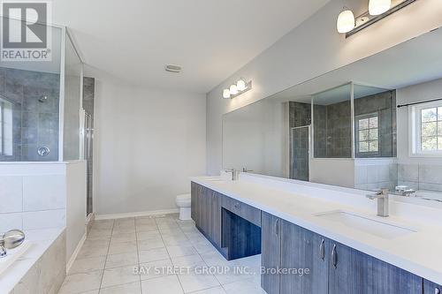 2433 Equestrian Cres Crescent, Oshawa, ON - Indoor Photo Showing Bathroom