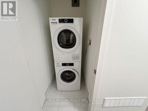 1512 - 11 David Eyer Road, Richmond Hill, ON - Indoor Photo Showing Laundry Room