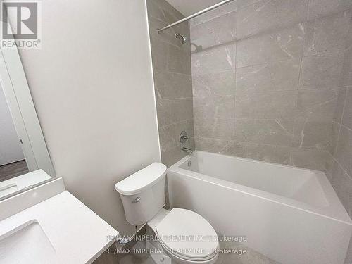 1512 - 11 David Eyer Road, Richmond Hill, ON - Indoor Photo Showing Bathroom