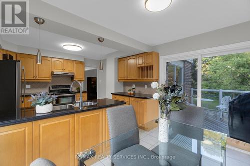 12 Autumn Drive, Caledon, ON - Indoor Photo Showing Kitchen With Double Sink