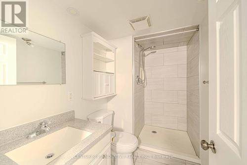 70 St Clair Avenue, Kitchener, ON - Indoor Photo Showing Bathroom