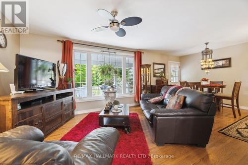 1567 Hwy 7A, Kawartha Lakes, ON - Indoor Photo Showing Living Room