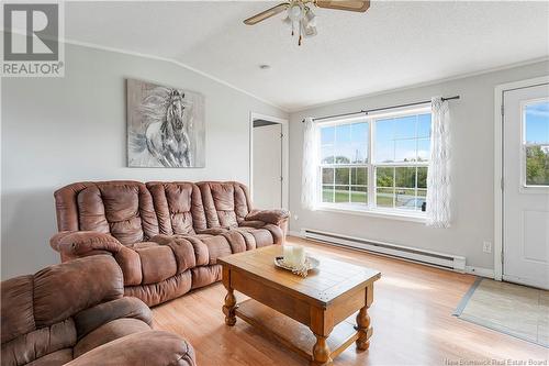 63 Kinney Road, Jacksonville, NB - Indoor Photo Showing Living Room