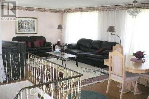 Main Fl - 84 Marilake Drive, Toronto, ON - Indoor Photo Showing Living Room