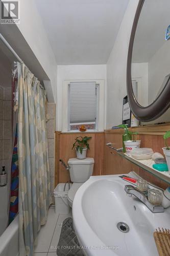 899 Adelaide Street N, London, ON - Indoor Photo Showing Bathroom