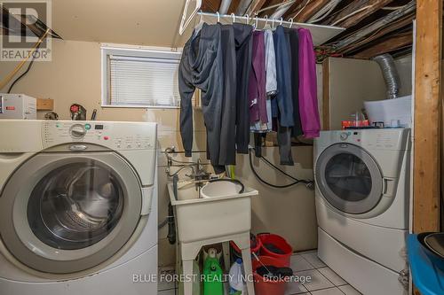 899 Adelaide Street N, London, ON - Indoor Photo Showing Laundry Room