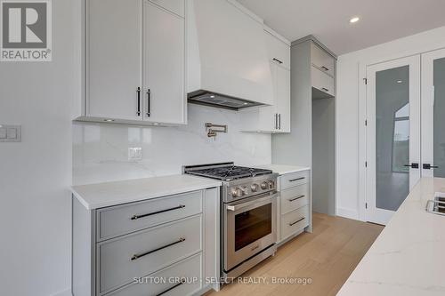 2 Five Stakes Street, Southwold (Talbotville), ON - Indoor Photo Showing Kitchen