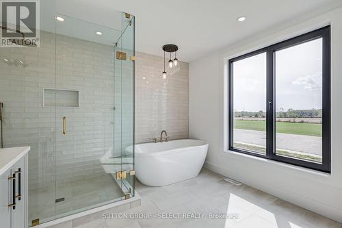 2 Five Stakes Street, Southwold (Talbotville), ON - Indoor Photo Showing Bathroom