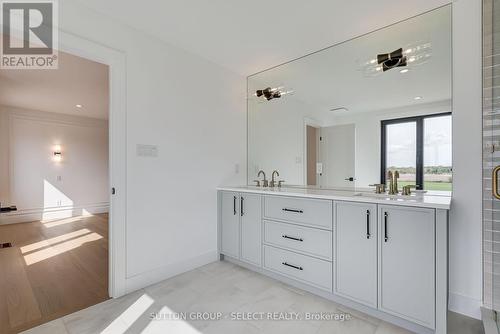 2 Five Stakes Street, Southwold (Talbotville), ON - Indoor Photo Showing Bathroom