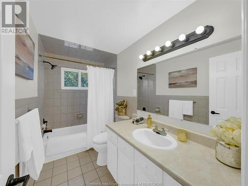 5830 Queen Elizabeth, Windsor, ON - Indoor Photo Showing Bathroom