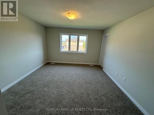 10 Whelan Court, Thorold, ON - Indoor Photo Showing Other Room