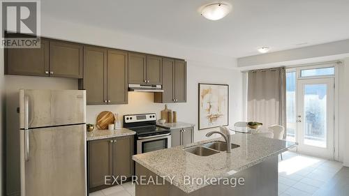 7 Breyworth Road, Markham, ON - Indoor Photo Showing Kitchen With Double Sink