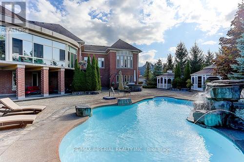 39 Fiorello Court, Vaughan, ON - Outdoor With In Ground Pool