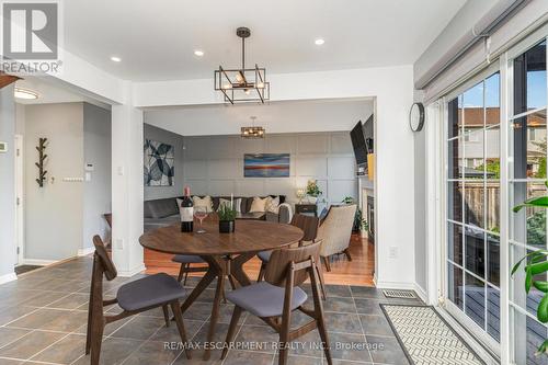 3247 Steeplechase Drive, Burlington, ON - Indoor Photo Showing Dining Room